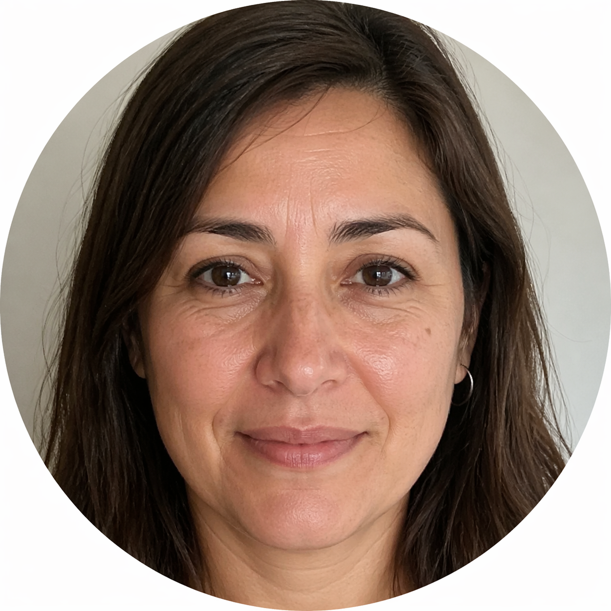 <em><strong>🗹 </strong></em><strong>Andrea Martínez – Santiago           </strong><em>Compradora de Facebook  </em>